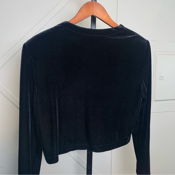 Black Velvet Long Sleeve Cropped Cardigan Sweater Size Medium - Picture 8 of 10